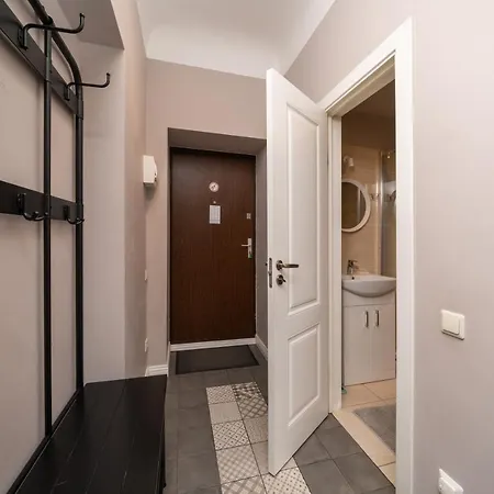 Stylish Latvian Classic 1-bedroom Near Center, Parks & Public Transport Links