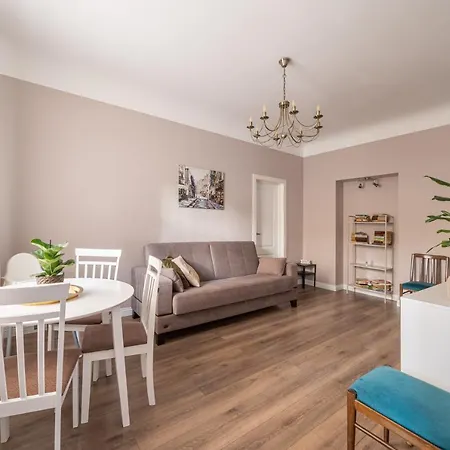 Stylish Latvian Classic 1-bedroom Near Center, Parks & Public Transport Links *