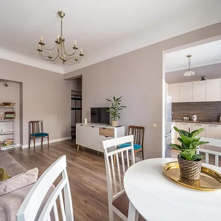 Stylish Latvian Classic 1-bedroom Near Center, Parks & Public Transport Links Apartment