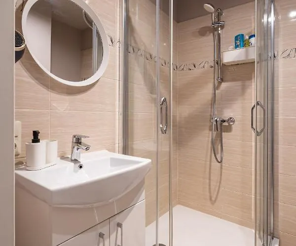 Stylish Latvian Classic 1-bedroom Near Center, Parks & Public Transport Links Apartment Riga