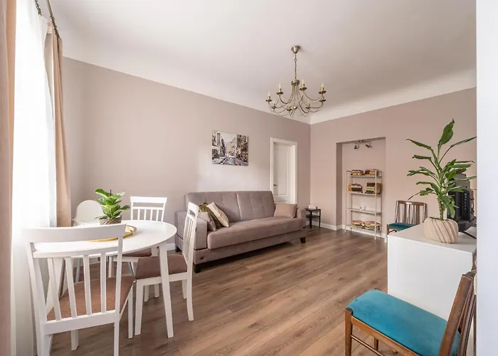 Stylish Latvian Classic 1-bedroom Near Center, Parks & Public Transport Links *