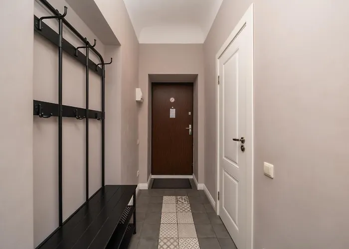 Apartment Stylish Latvian Classic 1-bedroom Near Center, Parks & Public Transport Links