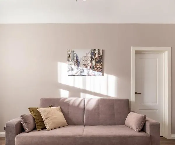 Stylish Latvian Classic 1-bedroom Near Center, Parks & Public Transport Links * Riga