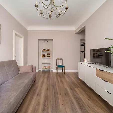 Stylish Latvian Classic 1-bedroom Near Center, Parks & Public Transport Links *