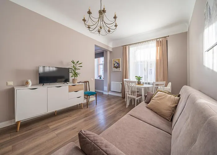 Апартаменты Stylish Latvian Classic 1-bedroom Near Center, Parks & Public Transport Links Рига